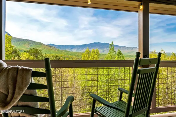 859 Pinnacle Vista Road, Gatlinburg, TN 37738