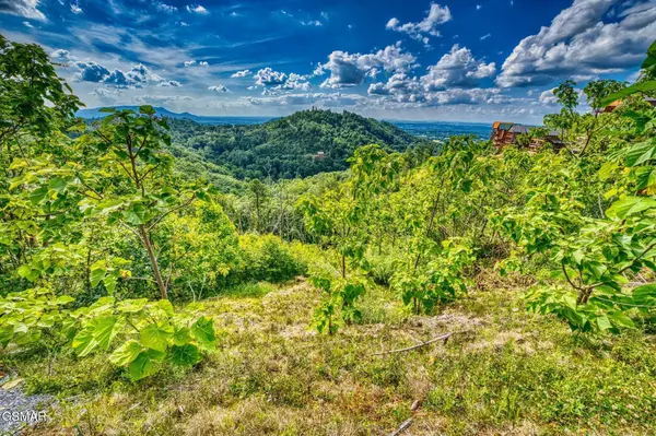 2109 Paradise View Way, Sevierville, TN 37876