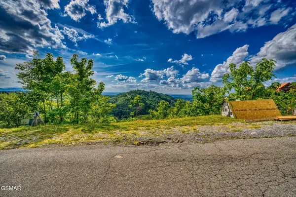 2109 Paradise View Way, Sevierville, TN 37876