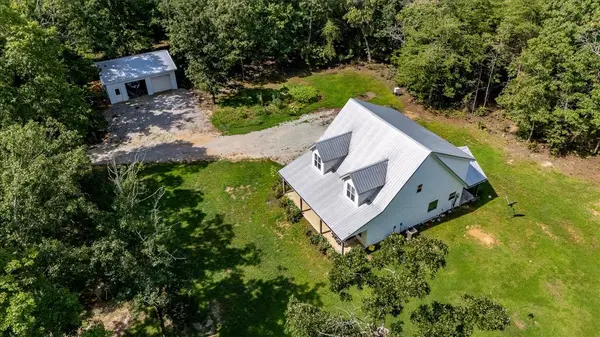 77 Oakwood Ave, Summertown, TN 38483