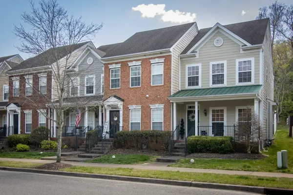 7031 Sunnywood Dr, Nashville, TN 37211