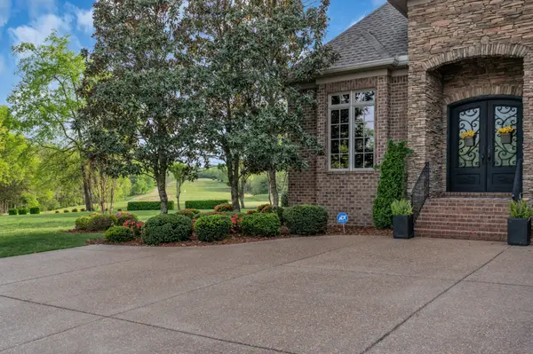 1055 Litchfield Pl, Gallatin, TN 37066