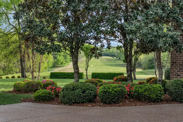 1055 Litchfield Pl, Gallatin, TN 37066