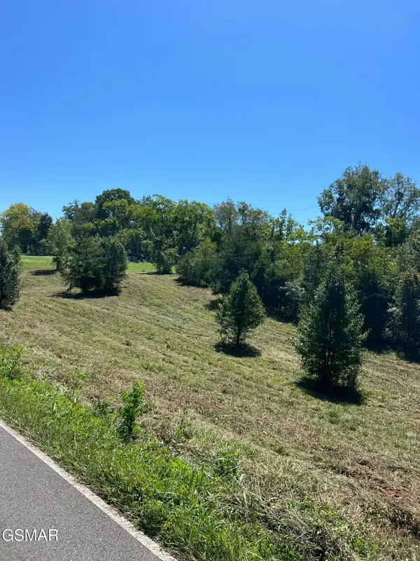 615 Green Hill Road, Dandridge, TN 37725