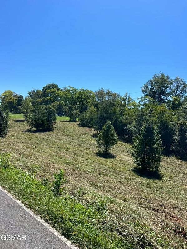 615 Green Hill Road, Dandridge, TN 37725