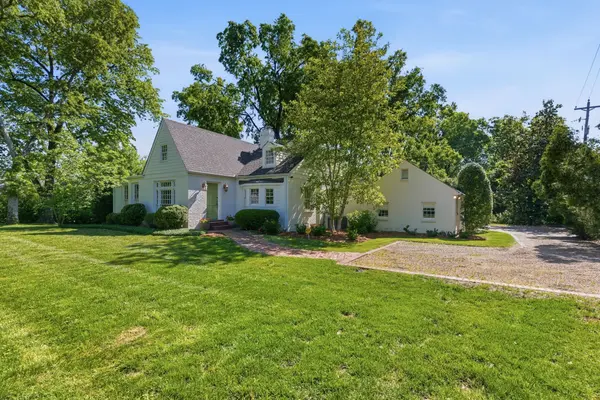200 Brookfield Ave, Nashville, TN 37205