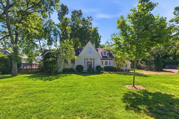 200 Brookfield Ave,  Nashville,  TN 37205
