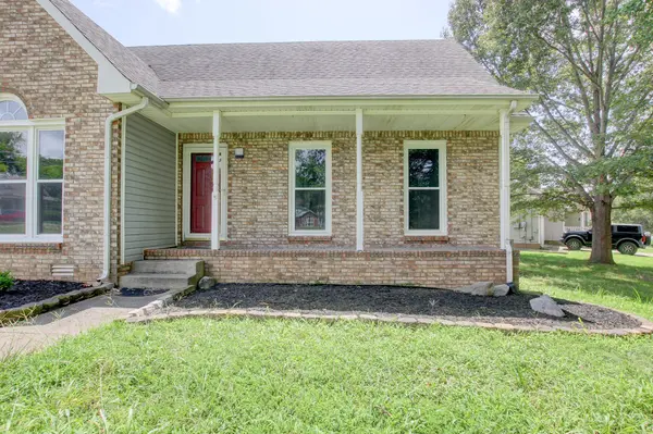 180 Kings Deer Dr, Clarksville, TN 37042