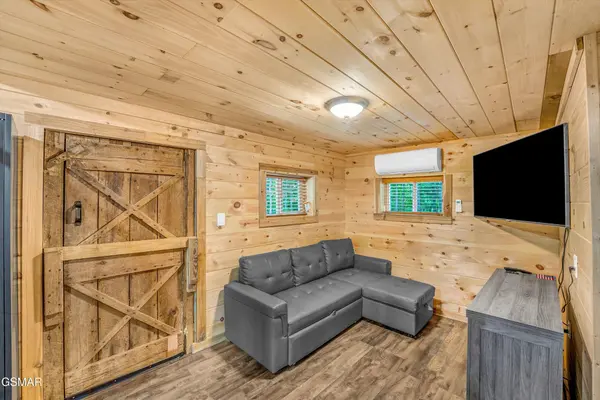 1222 S Hwy 32, Cosby, TN 37722