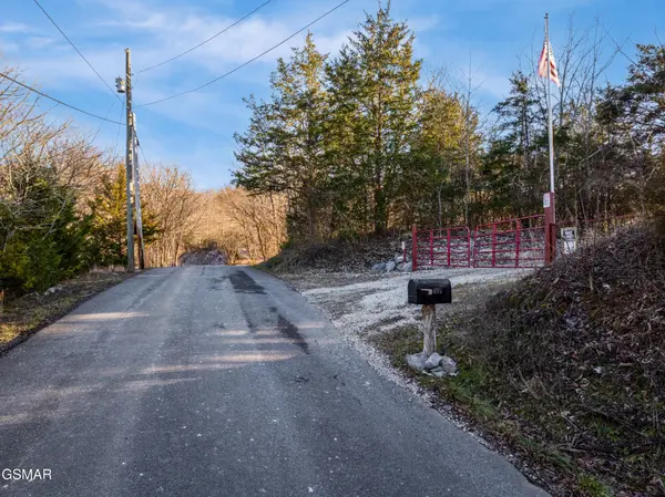 36 Mountain Drive, Sevierville, TN 37876