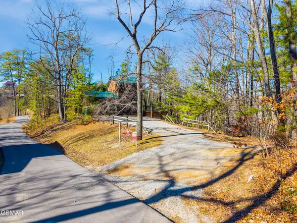 2114 Rabbit Point Way, Sevierville, TN 37876