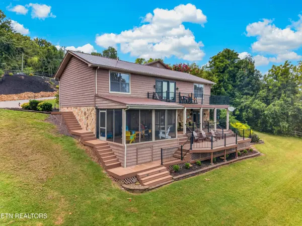 468 Trotline Rd, Dandridge, TN 37725