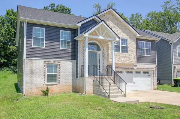 1121 Cardinal Creek Dr, Clarksville, TN 37040