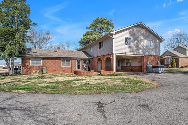 335 Robins St, Lawrenceburg, TN 38464