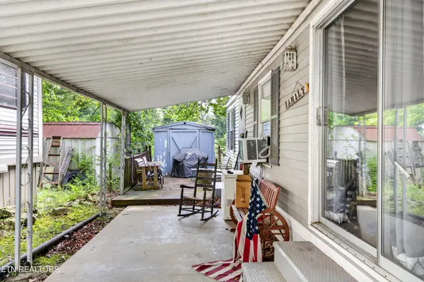 9227 Cherokee Tr, Crossville, TN 38572