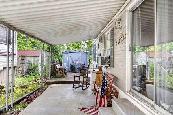 9227 Cherokee Tr, Crossville, TN 38572