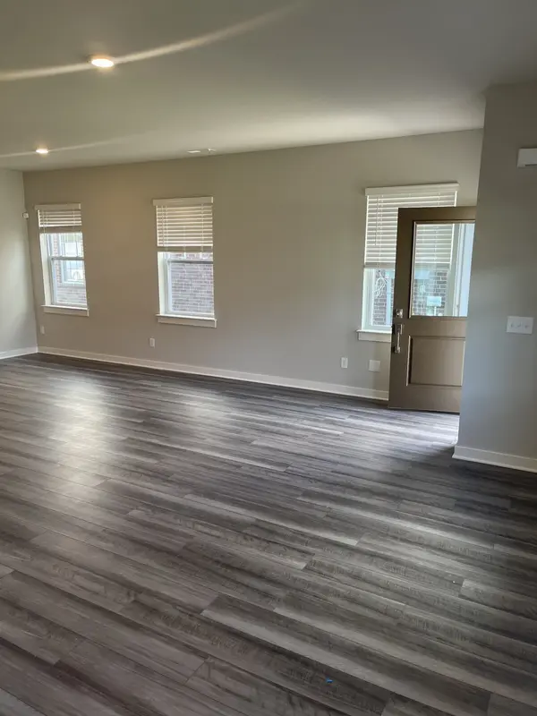2220 Hospitality Ln, Murfreesboro, TN 37128