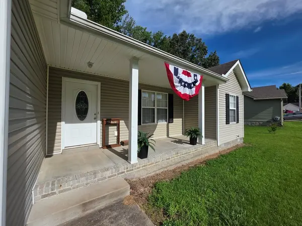 189 Foxfire Rd, Paris, TN 38242