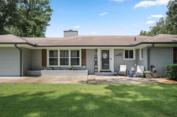 805 Forrest Dr, Tullahoma, TN 37388