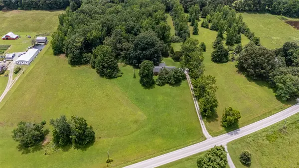 228 Campbellsville Pike, Ethridge, TN 38456