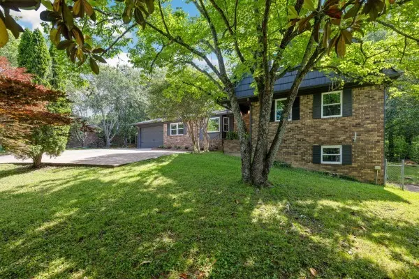 1220 Franklin Dr, Chattanooga, TN 37421