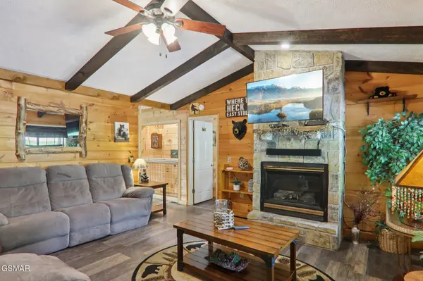 2746 Easy Street, Sevierville, TN 37862