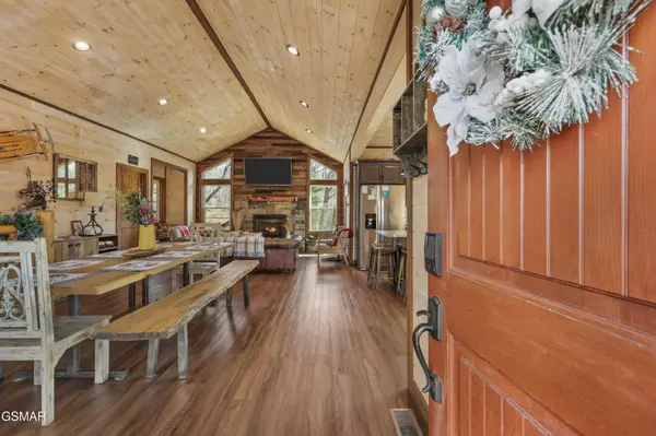2529 Mountain Holly Way, Sevierville, TN 37862
