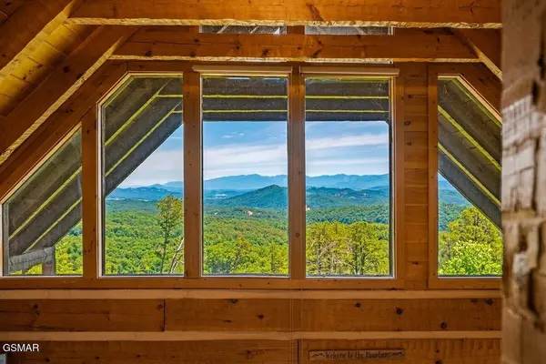 2086 Bluff Mountain Road, Sevierville, TN 37876