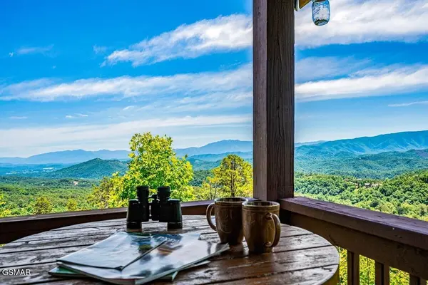2086 Bluff Mountain Road, Sevierville, TN 37876