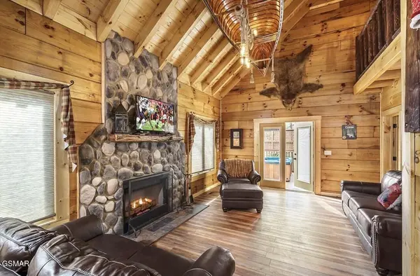 289 Roaring Fork Road, Gatlinburg, TN 37738