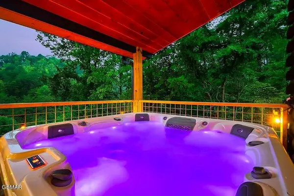 2304 Wingspan Drive, Sevierville, TN 37876