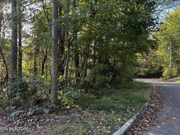 18 Revere Ave, Clinton, TN 37716