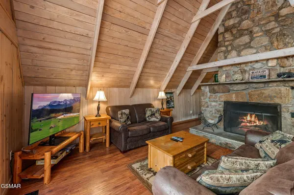 1125 Lower Alpine Way, Gatlinburg, TN 37738