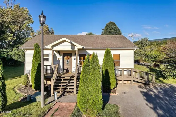 2012 Slippery Rock Circle, Sevierville, TN 37862