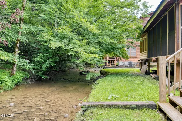 307 Caney Creek Road, Pigeon Forge, TN 37863