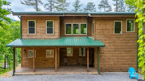 2932 Ginas Way, Sevierville, TN 37862
