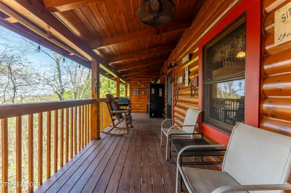 1074 Willard Way, Sevierville, TN 37876