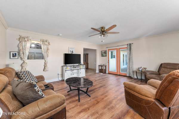 218 Christin Drive, Clinton, TN 37716