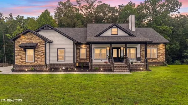 964 Deerwood Drive, Dandridge, TN 37725