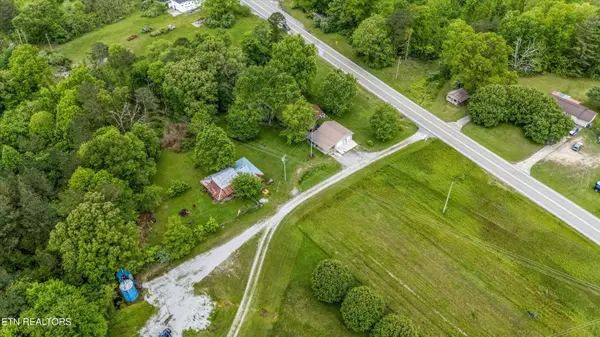 9438 Morgan County Hwy, Sunbright, TN 37872