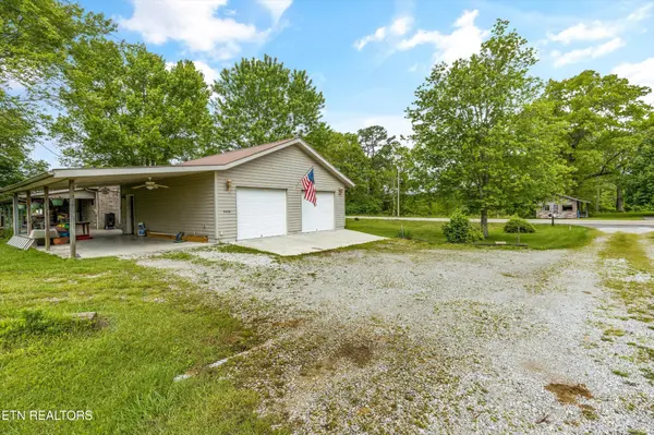 94380 Morgan County Hwy, Sunbright, TN 37872