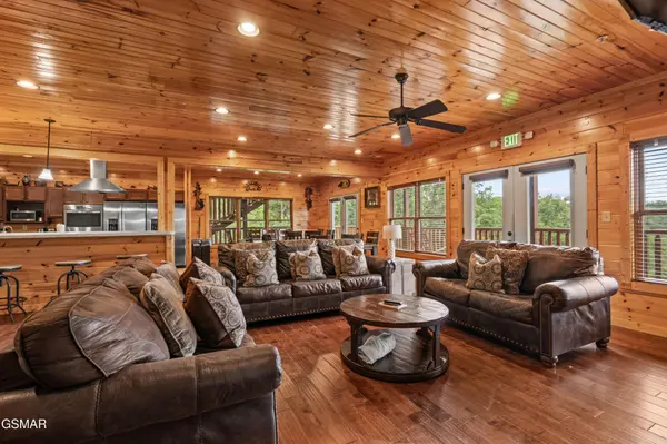 789 Mountain Stream Way, Gatlinburg, TN 37738