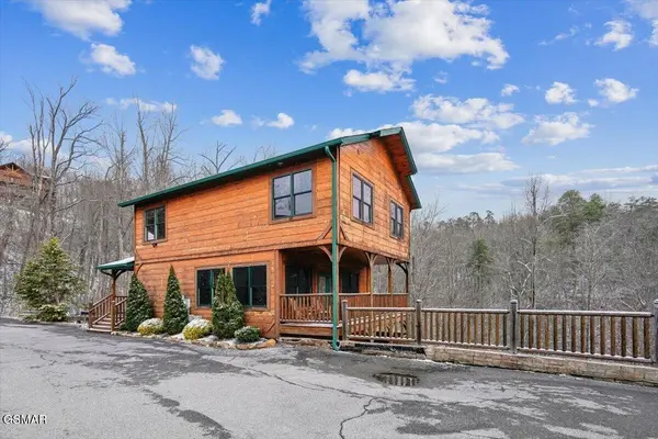 889 Great Smoky Way, Gatlinburg, TN 37738