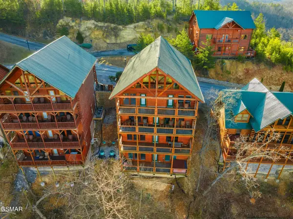 950 Black Bear Cub Way, Sevierville, TN 37862
