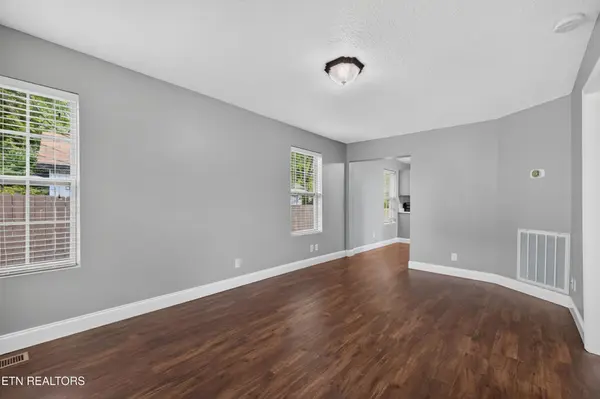 608 Middle St, Maryville, TN 37804