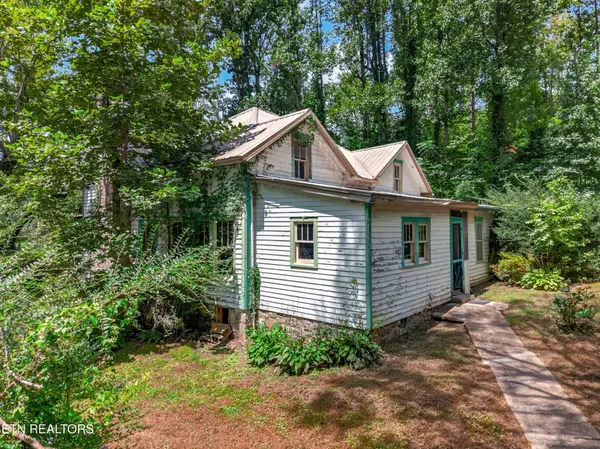 264 Beech Branch Rd, Gatlinburg, TN 37738
