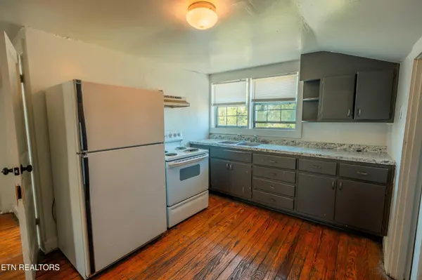 2430 Parkview Ave, Knoxville, TN 37917
