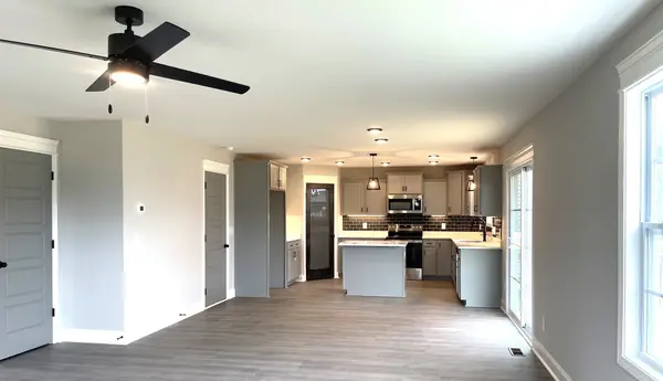 275 Switchgrass Dr, Clarksville, TN 37042