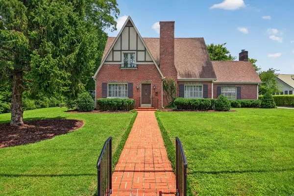 304 S College St, Smithville, TN 37166