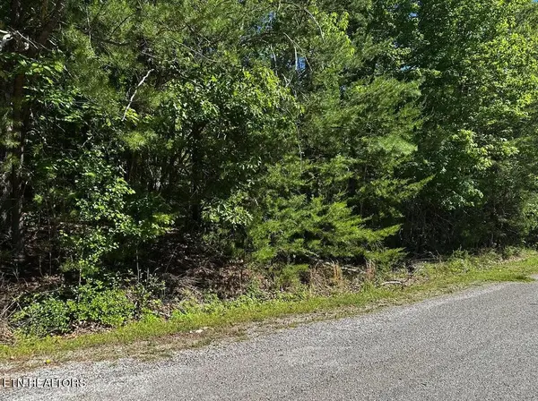 16 Norwood Place, Crossville, TN 38558